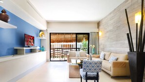Living area - Luxury 2BR PH With Private Pooldeck Steps Away From the Beach (Playa del Carmen)