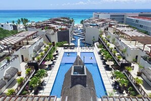 Pool - Luxury 2BR PH With Private Pooldeck Steps Away From the Beach (Playa del Carmen)