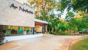 Property grounds - 2 BR lux Condo in Akumal (Akumal)