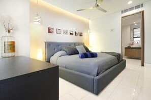 1 Schlafzimmer, laptopgeeigneter Arbeitsplatz, Bügeleisen/Bügelbrett