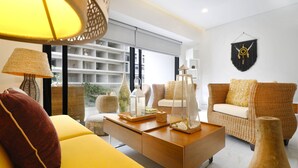 Living area - NEW 1 BR Condo With gym - 3 Blocks From Beach (Playa del Carmen)