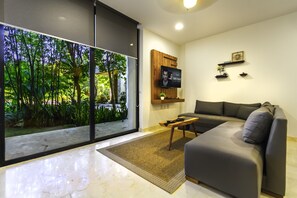 TV - Ground Floor 2 BR Condo in Akumal (Akumal)