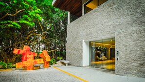 Exterior detail - Ocean Views! Steps to the Beach! Sun! (Playa del Carmen)