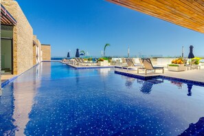 Outdoor pool - Ocean Views! Steps to the Beach! Sun! (Playa del Carmen)