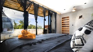 4 bilik tidur, ruang kerja komputer riba, seterika/papan seterika 