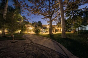 Property grounds - Huge 4BR Villa! Pool! 5 Min to Beach!! Sleeps 8!! Max 8 Including Children! (Nuevo Nayarit)