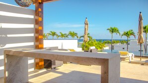 Terrace/patio - New Studio, Rooftop Pool, Ocean Views! (Playa del Carmen)