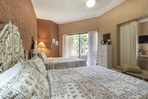 Room - Stunning Pool & Ocean Views! Ground Floor Unit! (Cabo San Lucas)