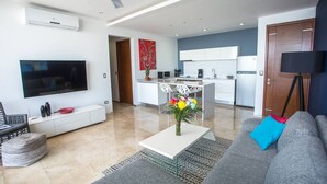 Unclassified image, 4 of 26, button - Panoramic View - Steps From The Beach (Playa del Carmen)