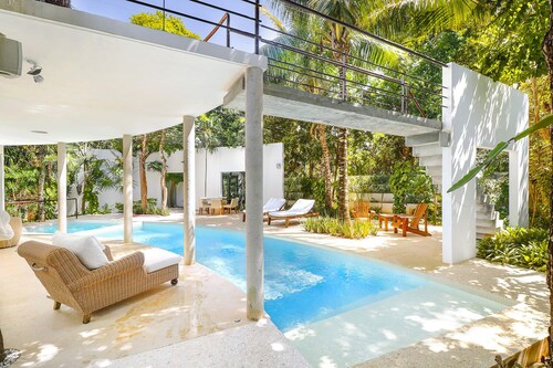 Luxe 4BR Architect Villa! Exclusive Lagoon Access! Private Pool!!