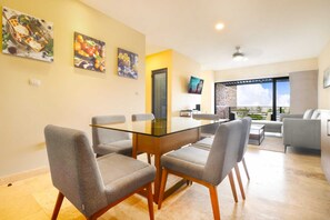 Dining - Beautiful Veranto Condo Living! 2 BR Paradise Oasis With Private Jacuzzi, Gym, Pool and Parking ! (Playa del Carmen)