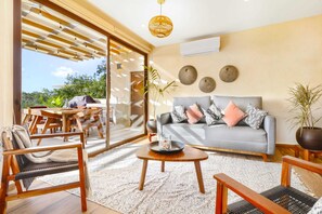 TV - Lux 3 BR PH Casa Carlota in Tulum Private Pool BBQ Grill Sleeps 10 (Tulum)