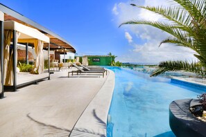 Pool - Central Modern 1 BR W Rooftop Pool and Ocean View (Playa del Carmen)
