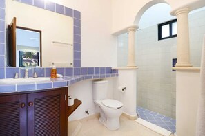 Bathroom - Large Villa Pool Close To Beach Sleeps 16 (Playa del Carmen)