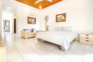 5 bedrooms, laptop workspace, iron/ironing board, bed sheets - Large Villa Pool Close To Beach Sleeps 16 (Playa del Carmen)