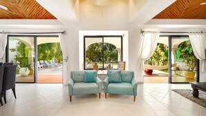 Interior - Large Villa Pool Close To Beach Sleeps 16 (Playa del Carmen)