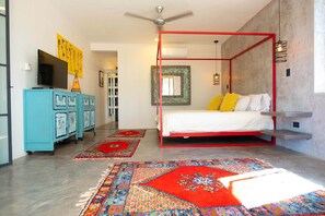 3 ห้องนอน, พื้นที่ทำงานแบบใช้แล็ปท็อป, เตารีด/โต๊ะรีดผ้า, ผ้าปูที่นอน