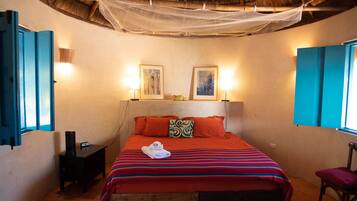 3 habitaciones y espacio para trabajar con laptop