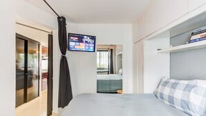 1 camera, postazione laptop, ferro/asse da stiro, Wi-Fi