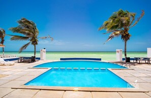 Pool - Modern 4 BR Condo for Large Groups or Family (Progreso)