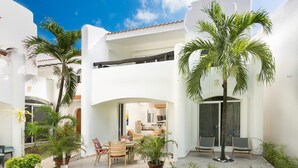 Unclassified image, 3 of 29, button - Amazing 3 BR Villa, Spacious and Modern Kitchen! Just few Steps From the Pool Area (Playa del Carmen)