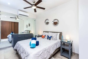 1 chambre, espace de travail pour ordinateur portable