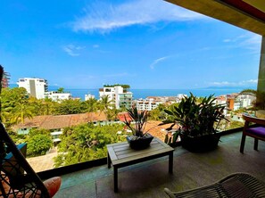 Property grounds - Casa De Oro - Amazing Ocean & City Views & Incredible Amenities - New 1 Bedroom 1 Bath at Sailview 180 (Puerto Vallarta)