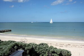 Beach - Cute Refurbished Beachfront House, Private Paradise for a Couple (Progreso)