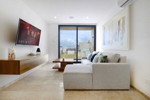 TV - 3BR Penthouse Private Pool Rooftop Sleeps 8 (Playa del Carmen)