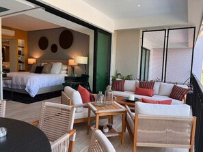 2 habitaciones y espacio para trabajar con laptop 