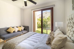 3 habitaciones y espacio para trabajar con laptop 