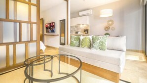 Living area - 1 BR #1 Location! Condo Ipana. Brand new W/ 3 Rooftop Pools, Gym and Rooftop bar With Ocean View.!!! (Playa del Carmen)