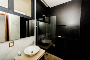 Bathroom - Dream Penthouse 2br! Steps to Beach! Pool! Best! (Playa del Carmen)
