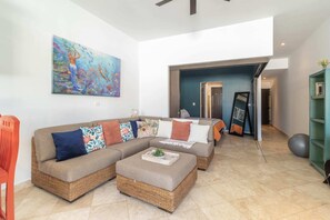 TV - -- Adorable & Comfy -- 1 Bedroom Studio -- Walking Distance to Cabo San Lucas's Famous Marina!! (Cabo San Lucas)