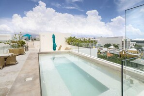 Outdoor pool - Anah Deluxe 2 BR With Rooftop Views, GYM and Parking !!! (Playa del Carmen)