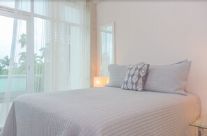 2 habitaciones y espacio para trabajar con laptop 