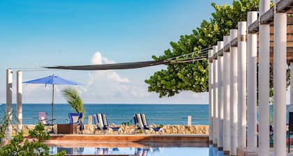 Stunning Beachfront Suites, Fiber Optic, East of Progreso