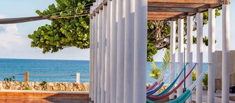 Stunning Beachfront Suites, Fiber Optic, East of Progreso