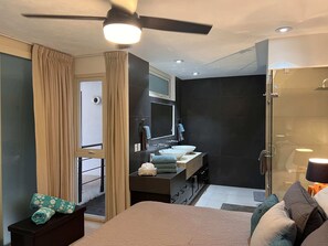 2 Schlafzimmer, laptopgeeigneter Arbeitsplatz, Bügeleisen/Bügelbrett