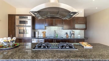 Microwave, oven, kompor, dan mesin pencuci piring