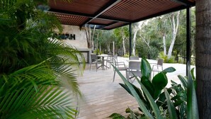 Outdoor dining - Awesome 2 BR Jungle Sanctuary in Tulum With Pool !!! (Akumal)