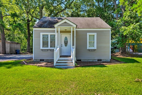 Cozy Pantego Cottage ~ 5 Miles to Belhaven!