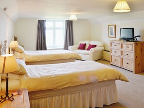 4 bedrooms, free WiFi, bed sheets