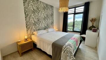 1 bedroom, desk, iron/ironing board, WiFi