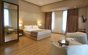 豪華雙人房 | 書桌、手提電腦工作空間、可攜式嬰兒床、免費 Wi-Fi