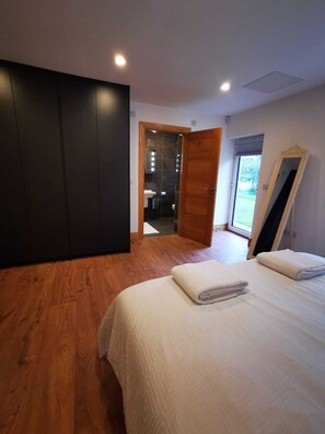 2 bedrooms, desk, iron/ironing board, free WiFi - Ard Kielin Apartment Luxury 2 bedroom in Killarney Co Kerry Ireland (Killarney)