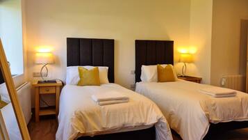 2 chambres, bureau, fer et planche à repasser, Wi-Fi gratuit