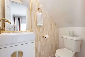 Bathtub, hair dryer, towels, shampoo - Brooklyn Bungalow (Atlanta)