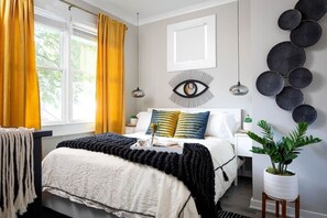 1 habitación, tabla de planchar con plancha, wifi y ropa de cama