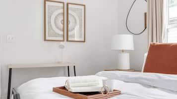 2 bedrooms, desk, iron/ironing board, WiFi